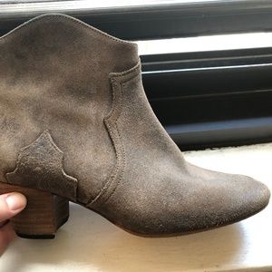 Isabel Marant Dicker Boots in Gris Size 37